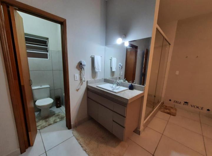 Casa Inteira, Grande Suite, Dois Chuveiros, Sala ,Cozinha E Garagem Privativa Total Conforto, Melhor Que Hotel! Ботукату Екстериор снимка